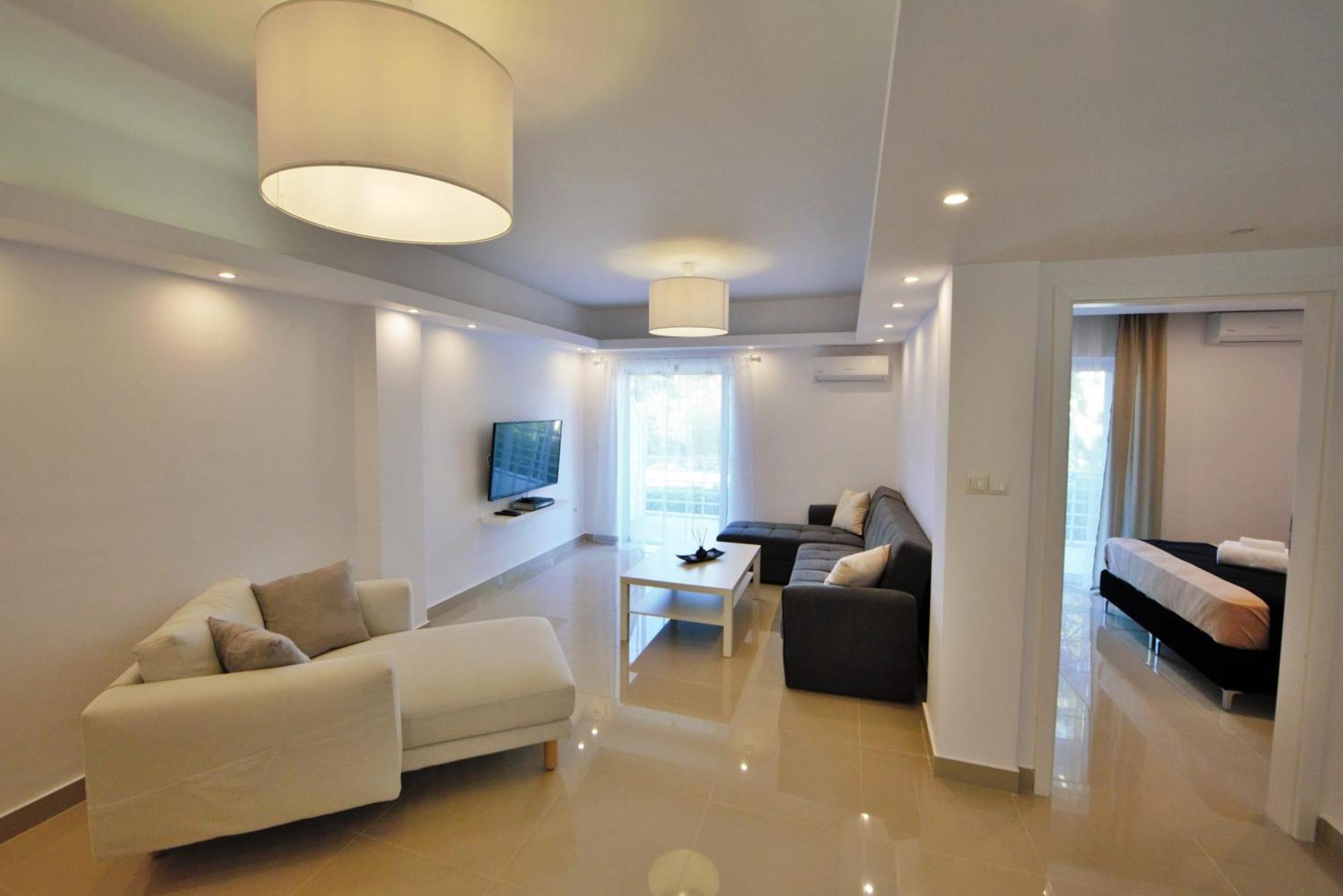 Athena Apartment Artemida  Exterior photo