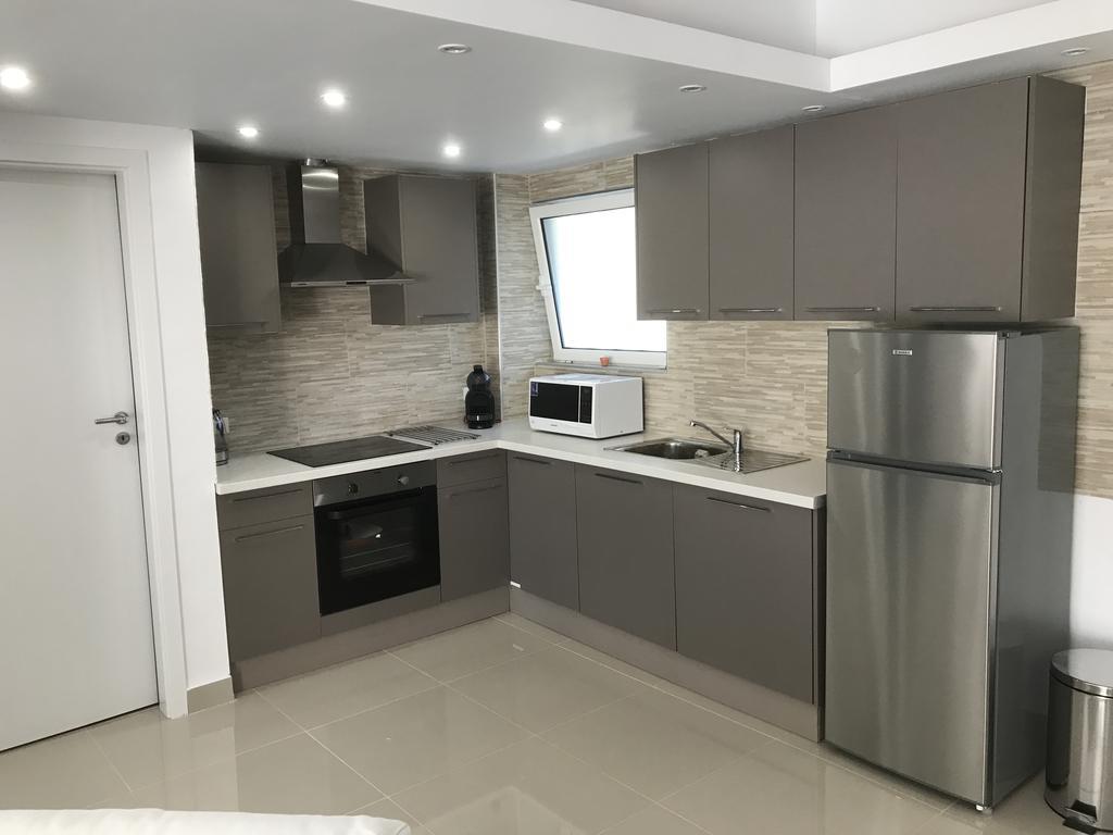 Athena Apartment Artemida  Exterior photo
