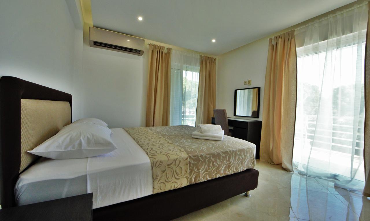 Athena Apartment Artemida  Exterior photo