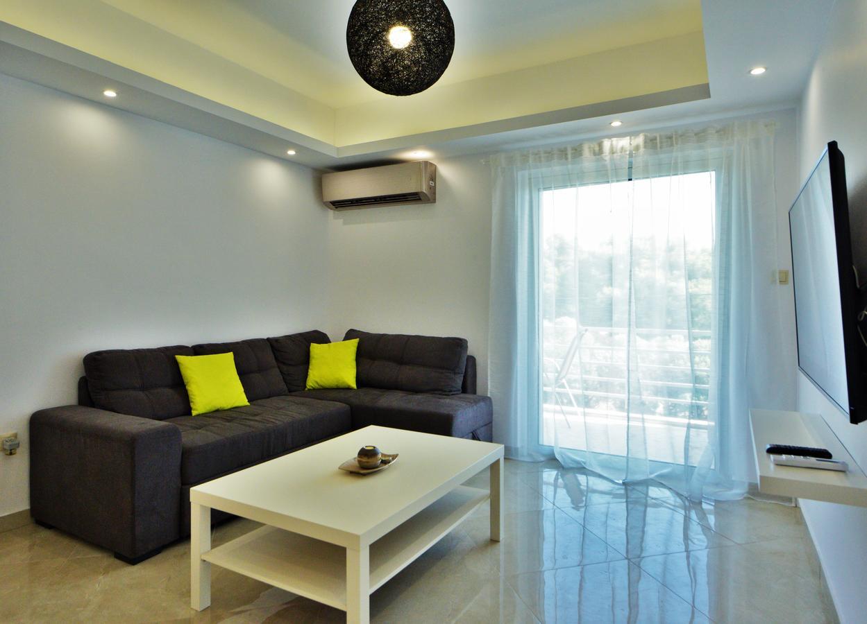 Athena Apartment Artemida  Exterior photo